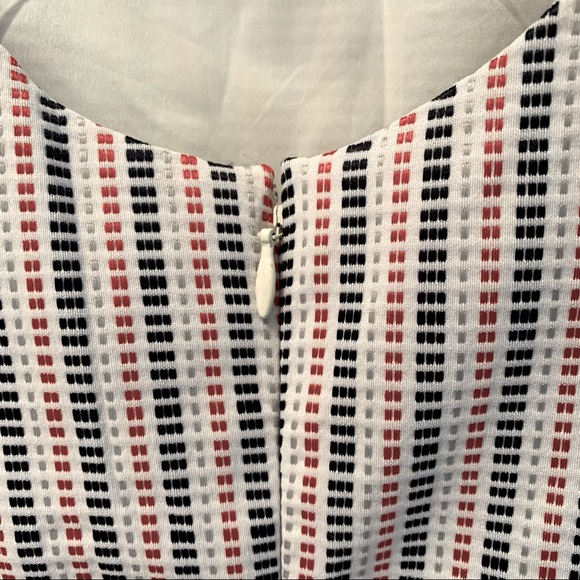 Red, White, and Blue Sleeveless Fitted Shift Dress - Picture 4 of 7